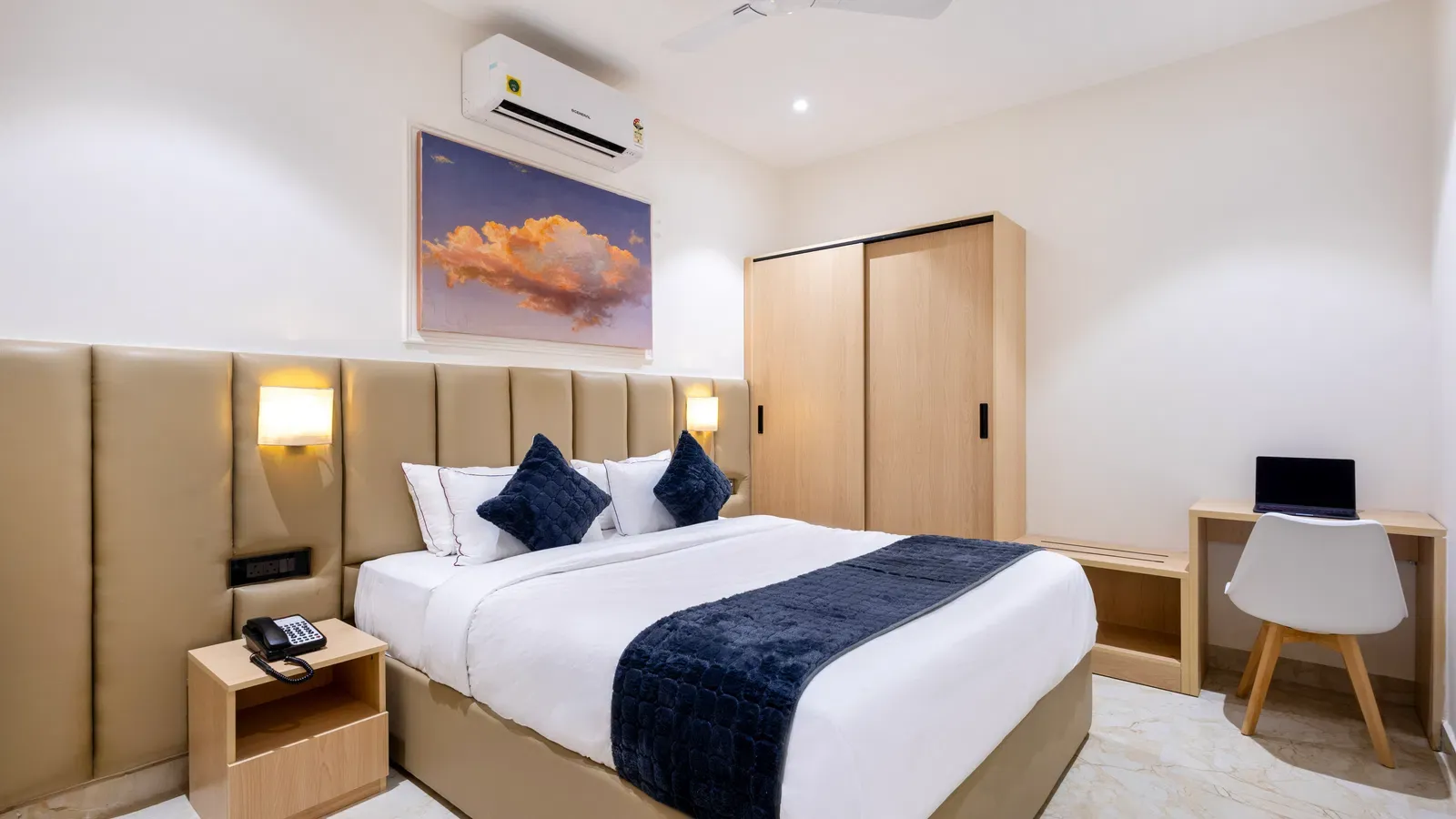 Quiet bedroom suite at Elysium